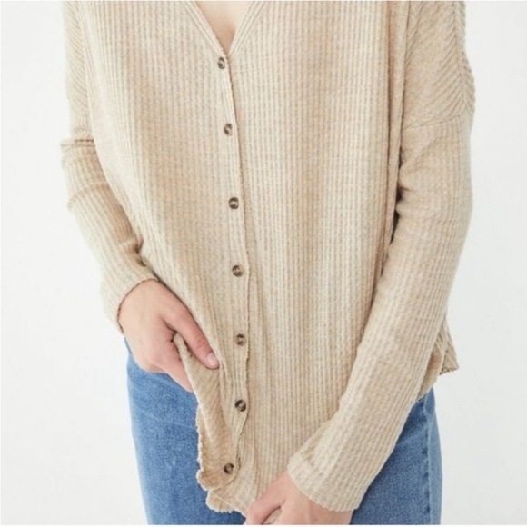 Urban Outfitters Out From Under Jojo Beige Waffle Knit Button Thermal Top M - Picture 13 of 14